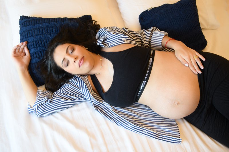 Ensaio gestante — Adriana na cama